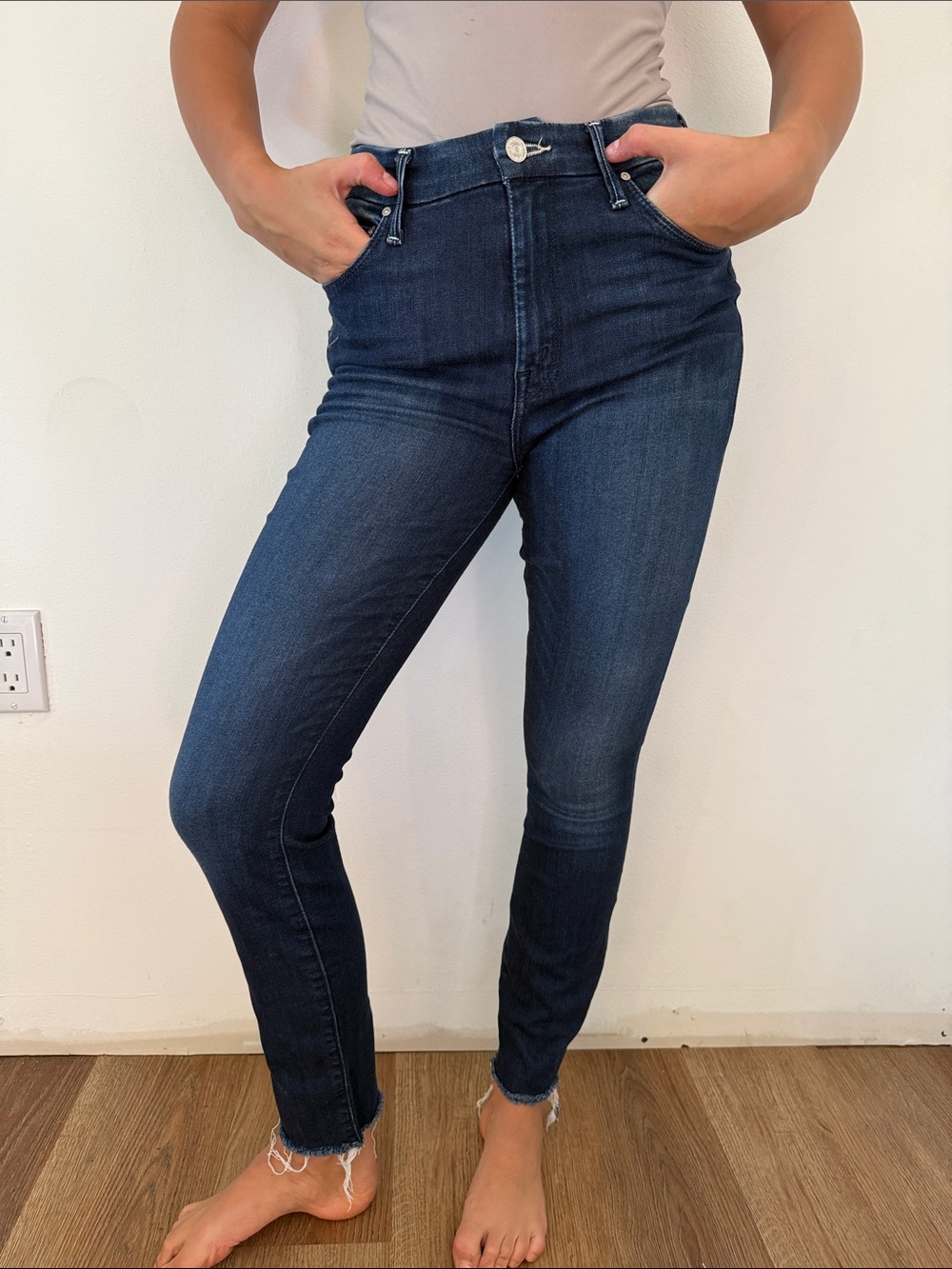 Mother 26 High-Rise Dark Blue Skinny Jeans - Women's